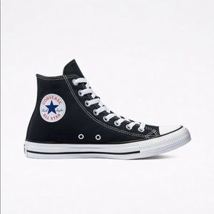 Like New! Men's Black Chuck Taylor's
